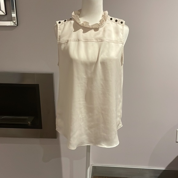 LOFT Tops - ♡LOFT shirt size medium